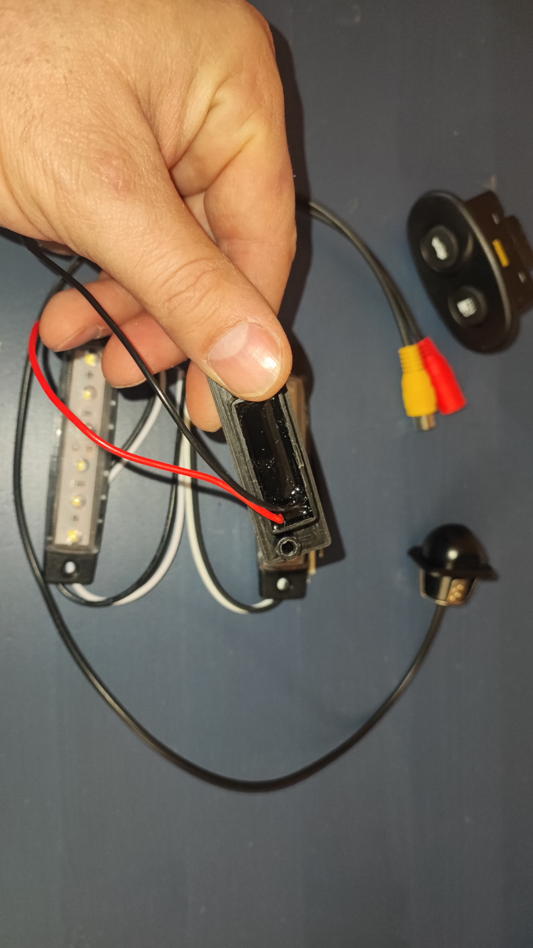 Камера заднего вида и копка открывания багажника 5 — Lada 4x4 3D, 1,7 л ...