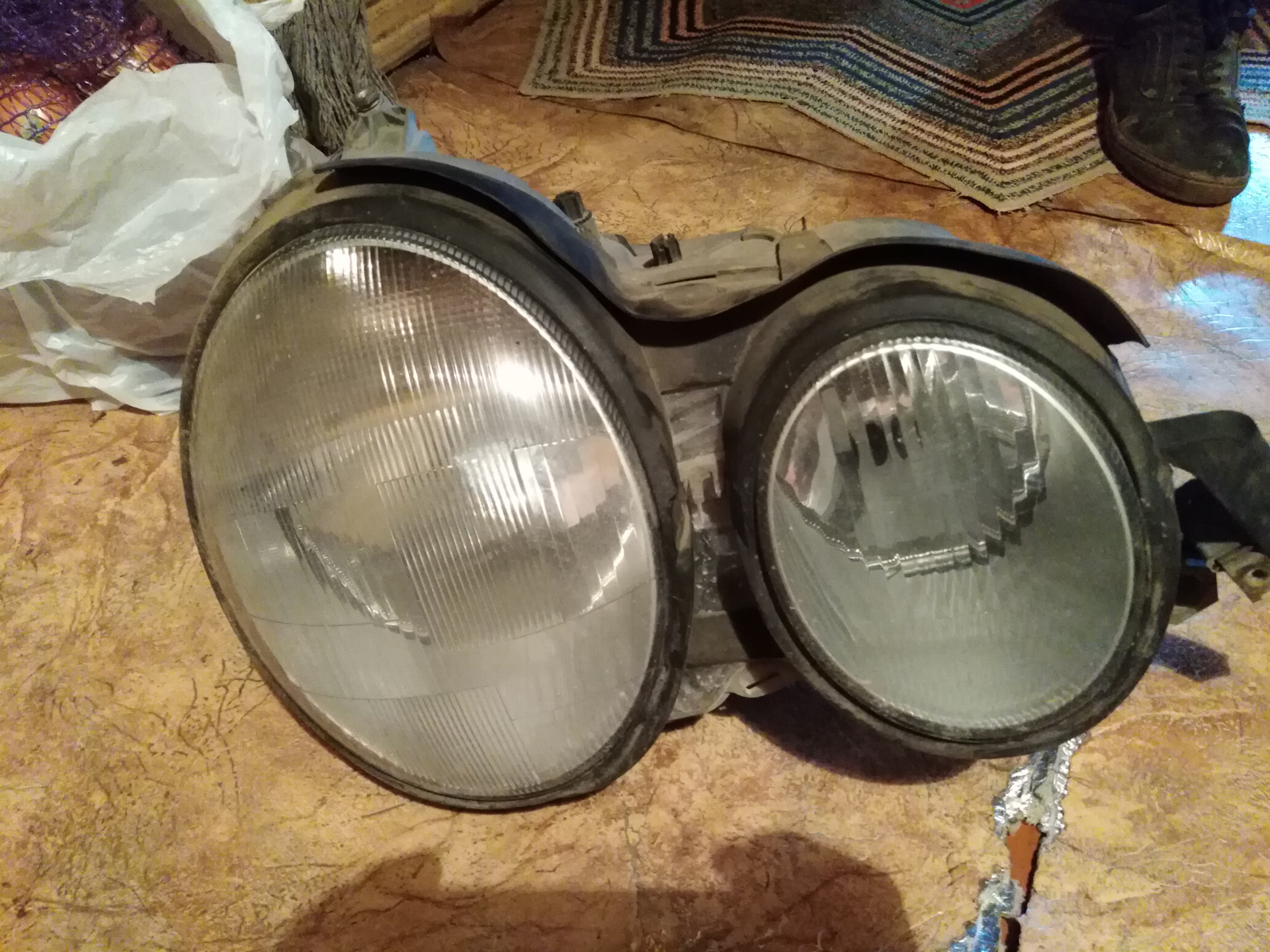 противотуманки старые. стара фара. складывающаяся фара старая. фара мотоцикла урал. фары от ваз 2109 на газель старого образца.
