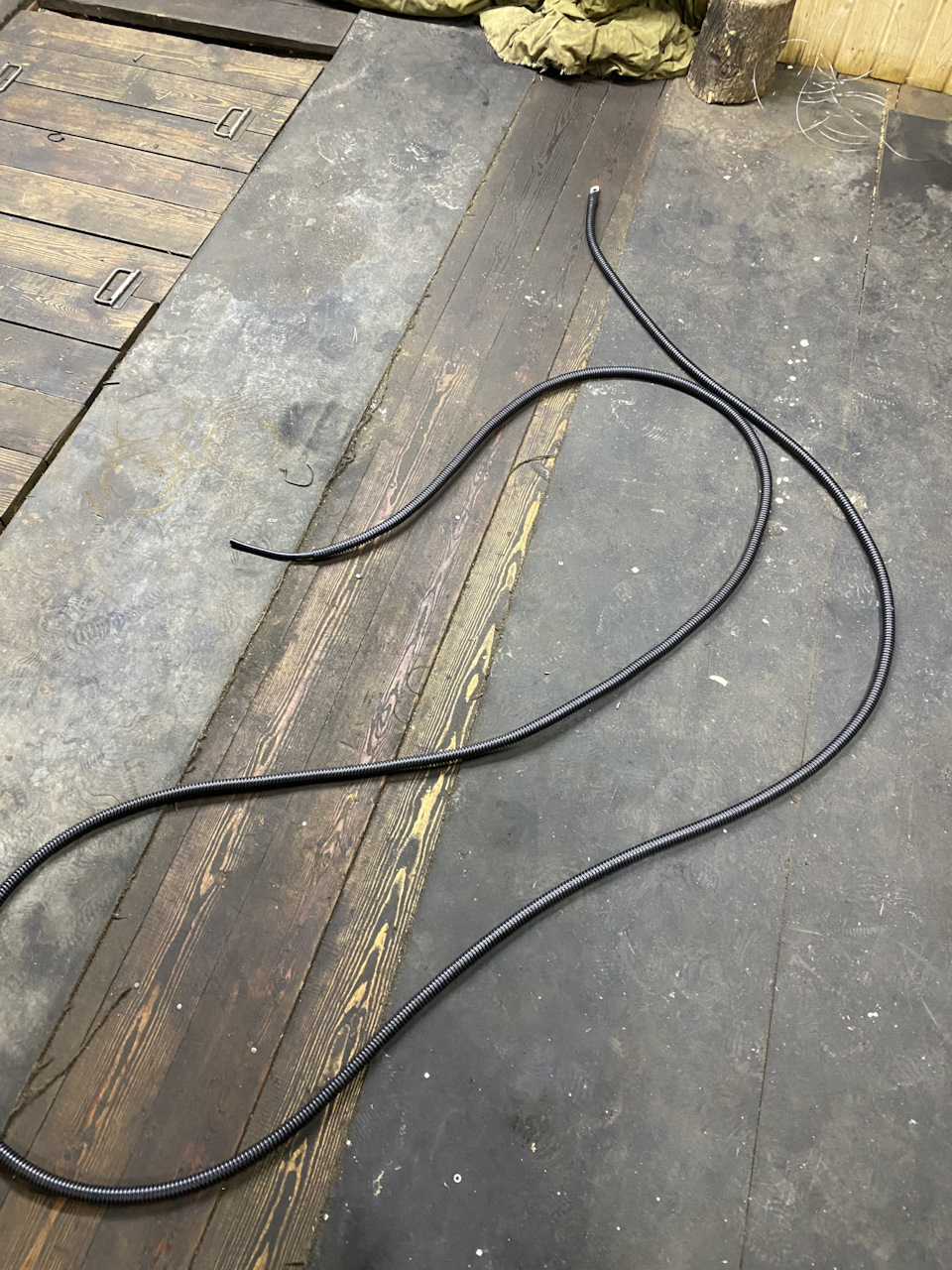 ОПЕРАЦИЯ: Дополнительное питание бензонасоса, прокладка силового кабеля ...