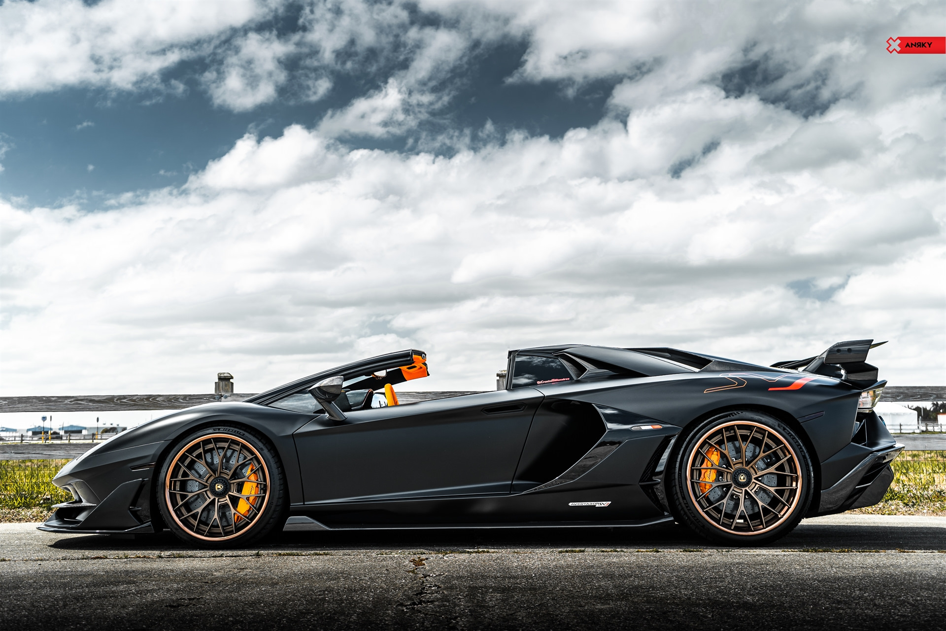 Ламборджини 2022 новые модели оранжевая. Ламборгини 7. Ламборджини авентадор кабриолет лаймовая. Lamborghini aventador 2021. Ламборгини 2020.