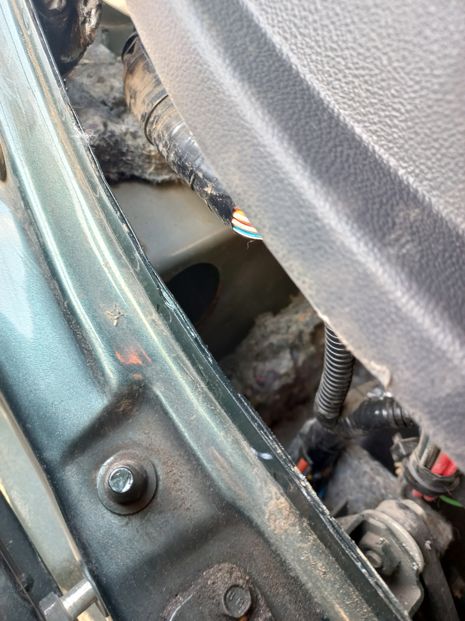 Дует в левую ногу — Lada Приора хэтчбек, 1,6 л, 2010 года | тюнинг | DRIVE2