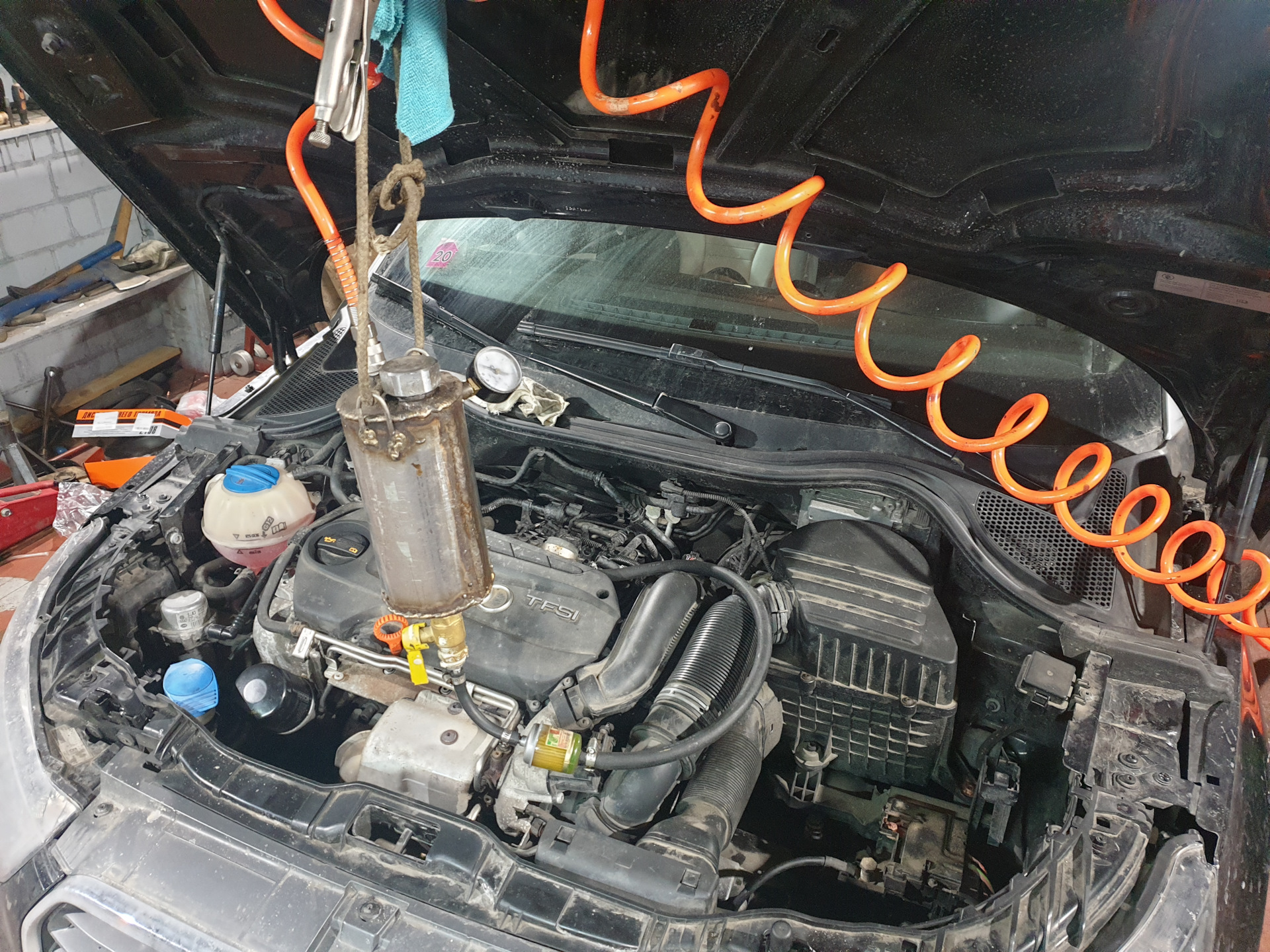 Промывка форсунок средством lavr ML101. CAX 1.4 TFSI — Audi A1 (1G), 1 ...