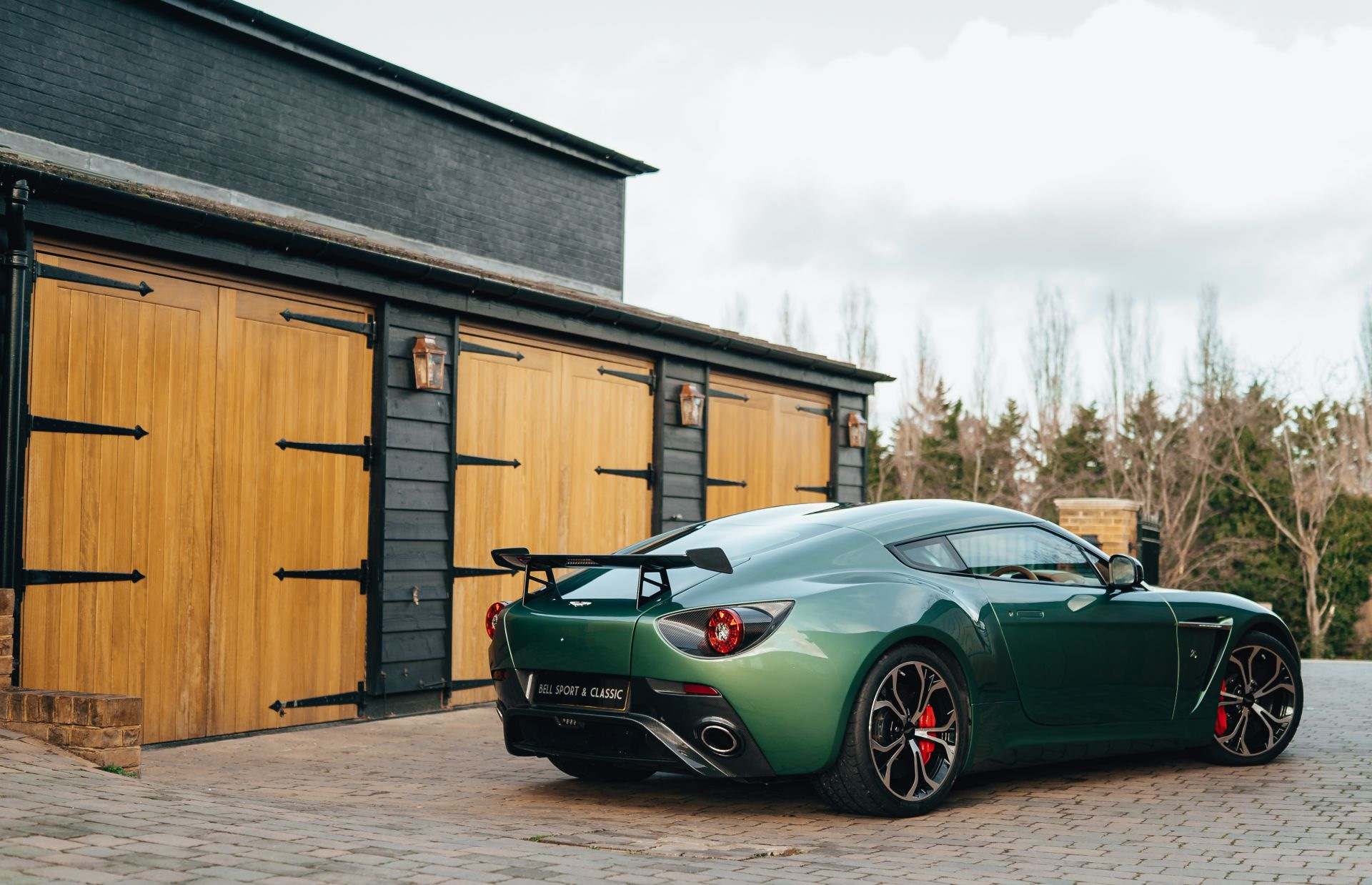 Aston Martin v12 Zagato