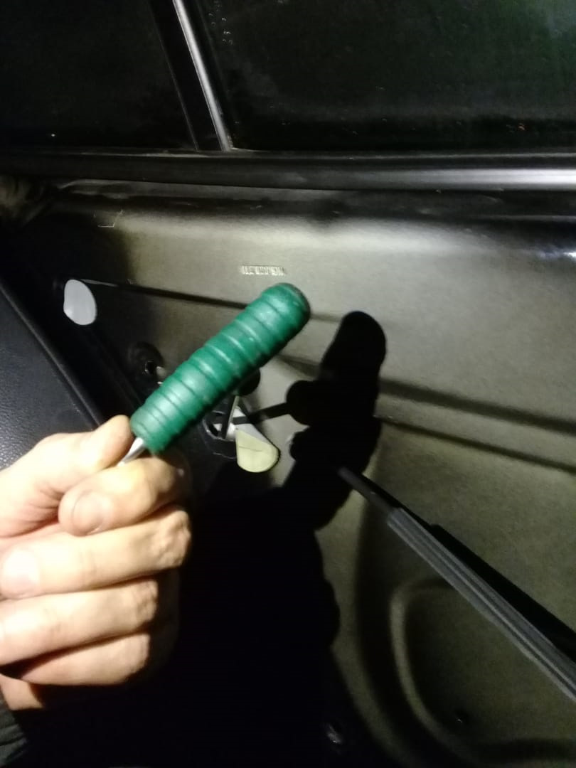 SAVE режим замка задней двери — Volkswagen Golf Mk5, 1,4 л, 2007 года ...