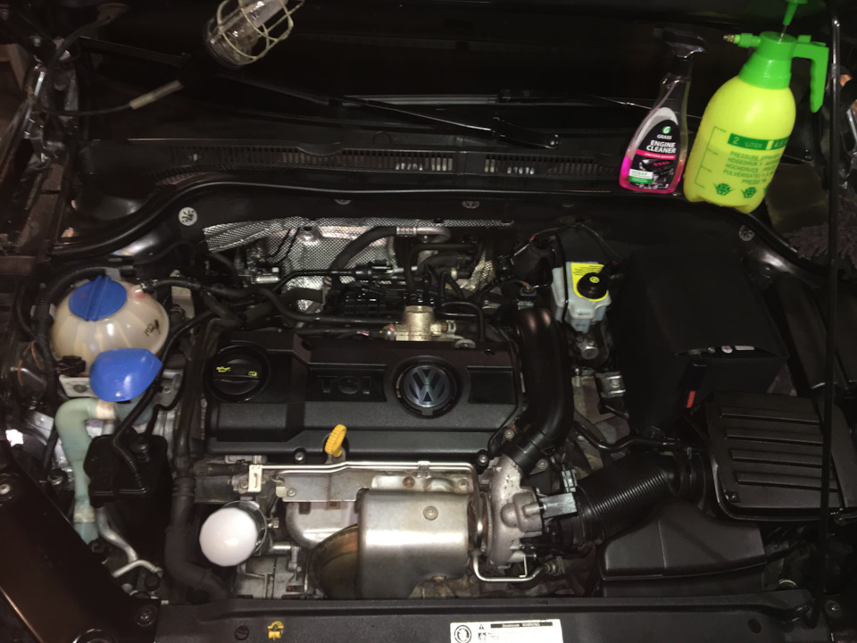 Замена свечей — Volkswagen Jetta VI, 1,4 л, 2014 года | плановое ТО ...