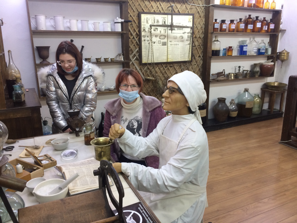 Фото с провизором горной аптеки — Nissan R'nessa