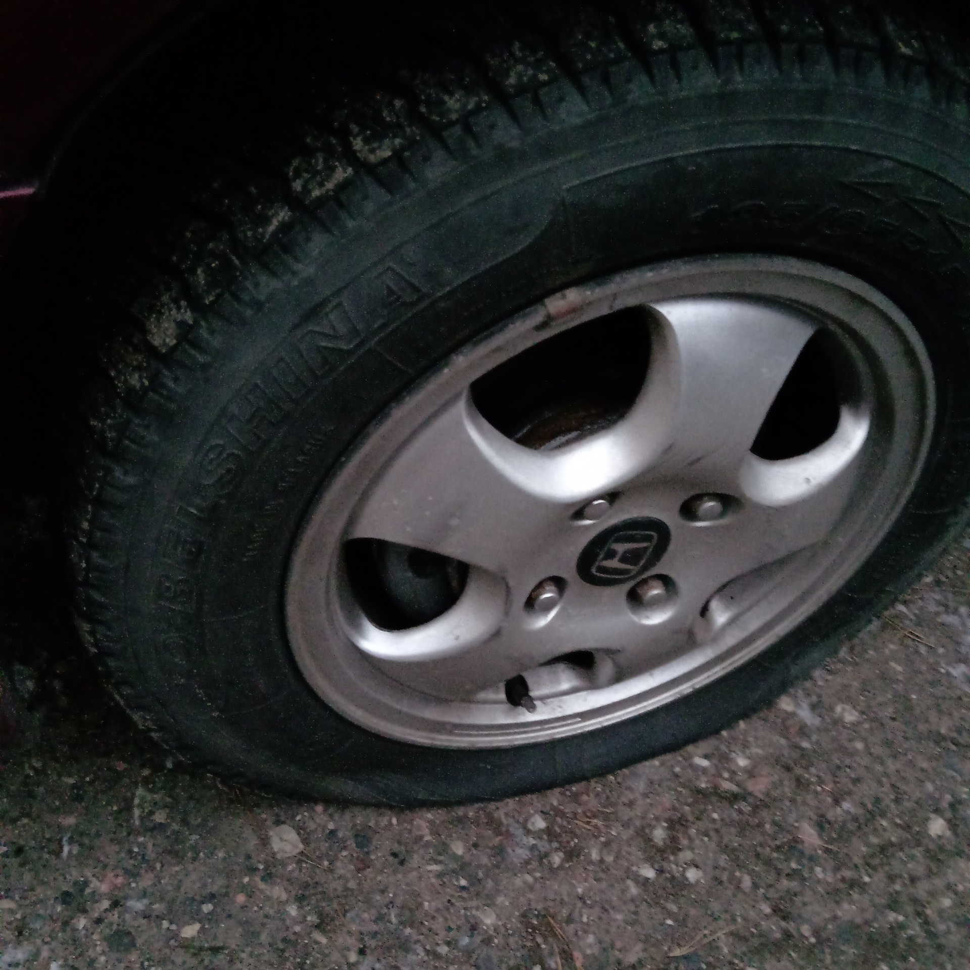 Замена вентиля в колесе. 🔧 — Honda Accord (5G), 1,8 л, 1997 года ...