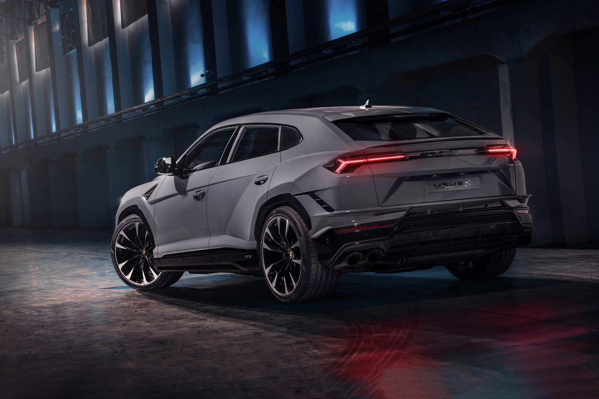 Lamborghini Urus 2019 салон