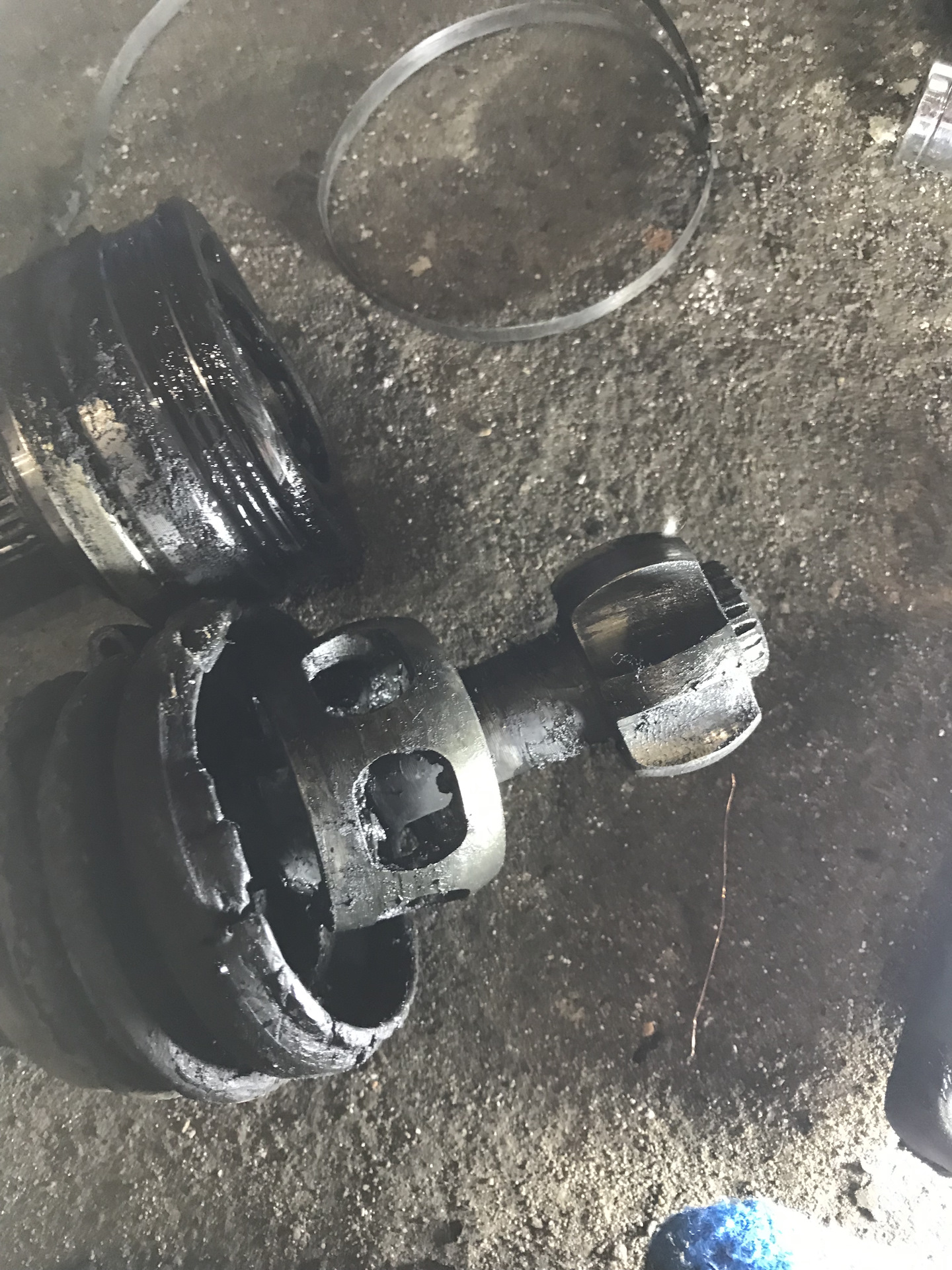 Шрус — Lada Гранта, 1,6 л, 2013 года | поломка | DRIVE2