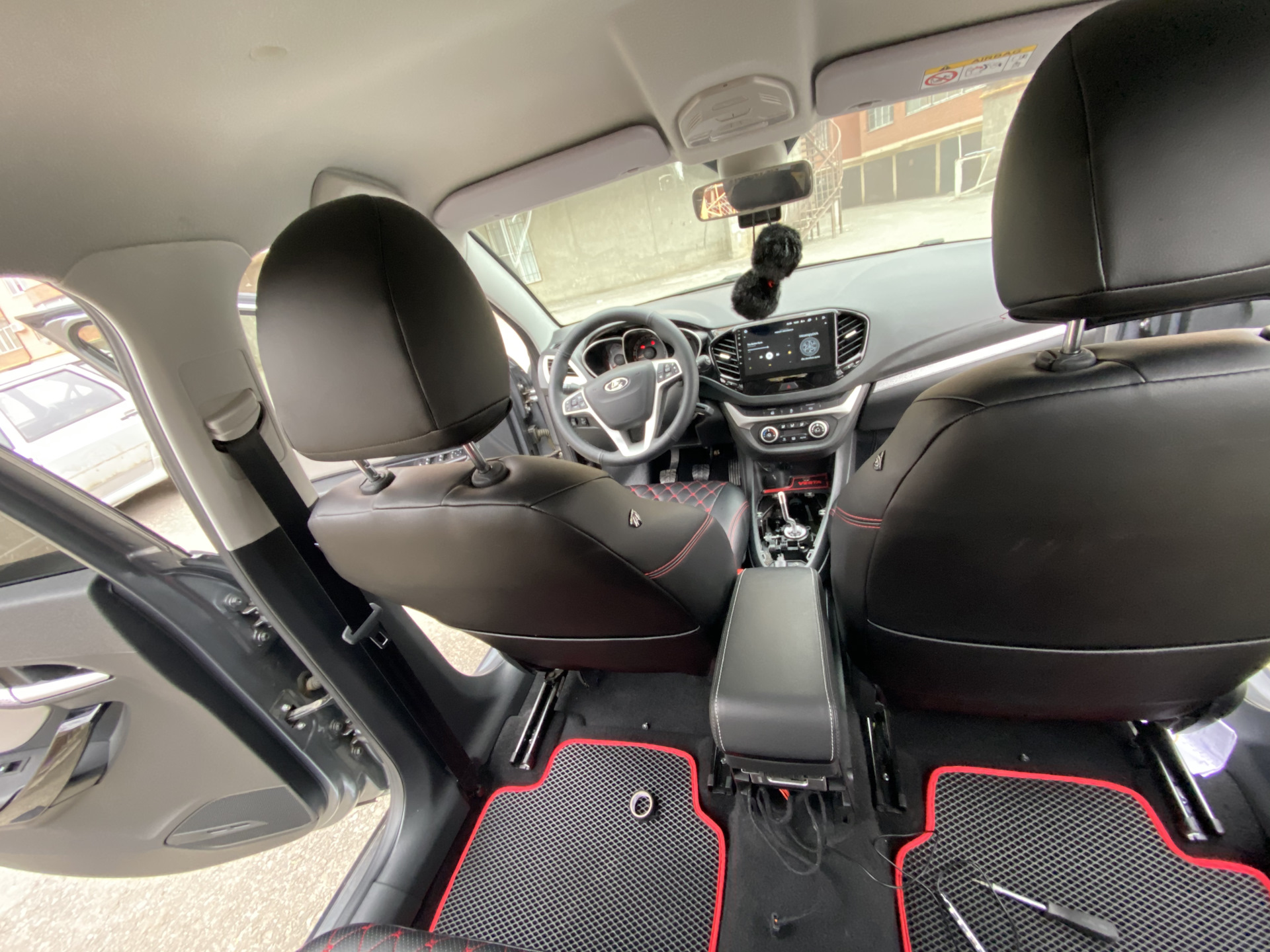 Цветомузыка в салон Лада Веста — Lada Vesta SW Cross (1G), 1,8 л, 2019 ...