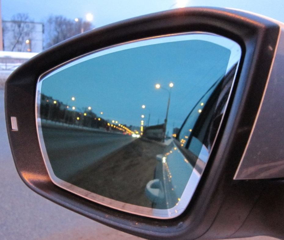 Тонировка зеркал. BMW f10 боковые зеркала с автозатемнением драйв. Зеркало боковое с камерой Honda Odyssey 2016.