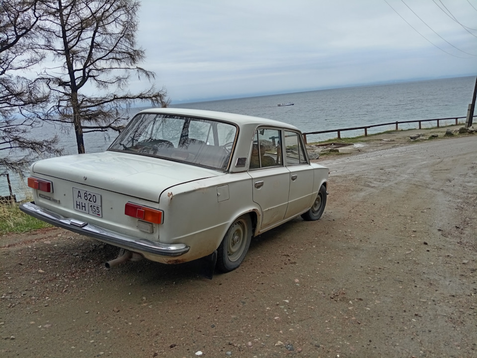 Lada 21011