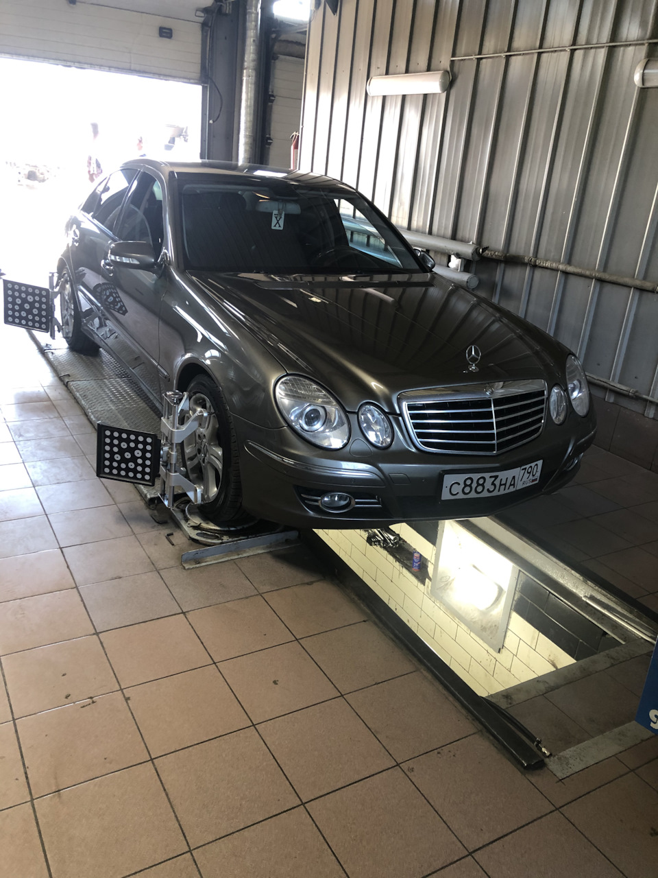 Решение проблемы развала схождения — Mercedes-Benz E-class (W211), 3 л,  2008 года | визит на сервис | DRIVE2