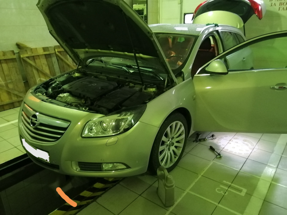 Первая запись, ТО — Opel Insignia Sports Tourer (1G), 2 л, 2010 года ...