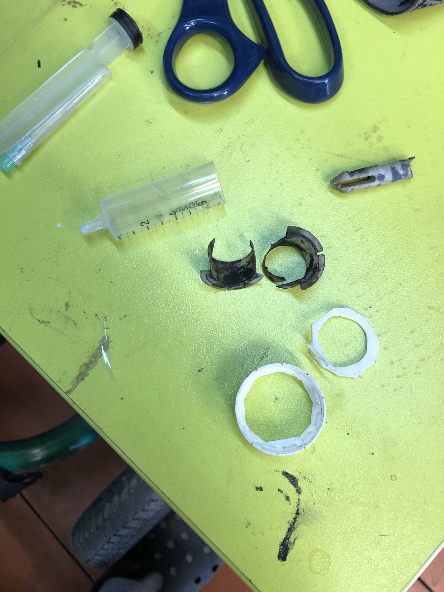 Замена цилиндра сцепления или большой люфт педали — Ford Fusion, 1,6 л ...