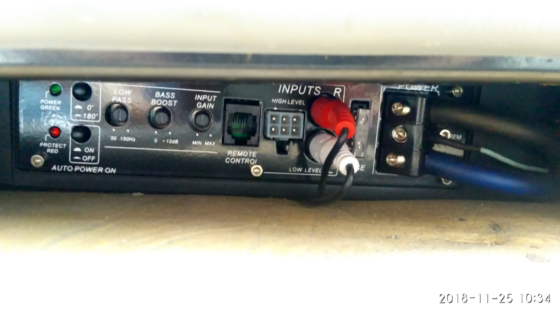 Автомобильный усилитель с hi input. Input на усилителе. Boss audio diablo d550. Dls ma12 черный. Hi level input на сабвуфере.