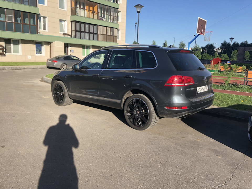 Туареги 18. Touareg r21. Диски 18 Karakum Touareg черные. Touareg 2 r21. Диски на Touareg NF r21.