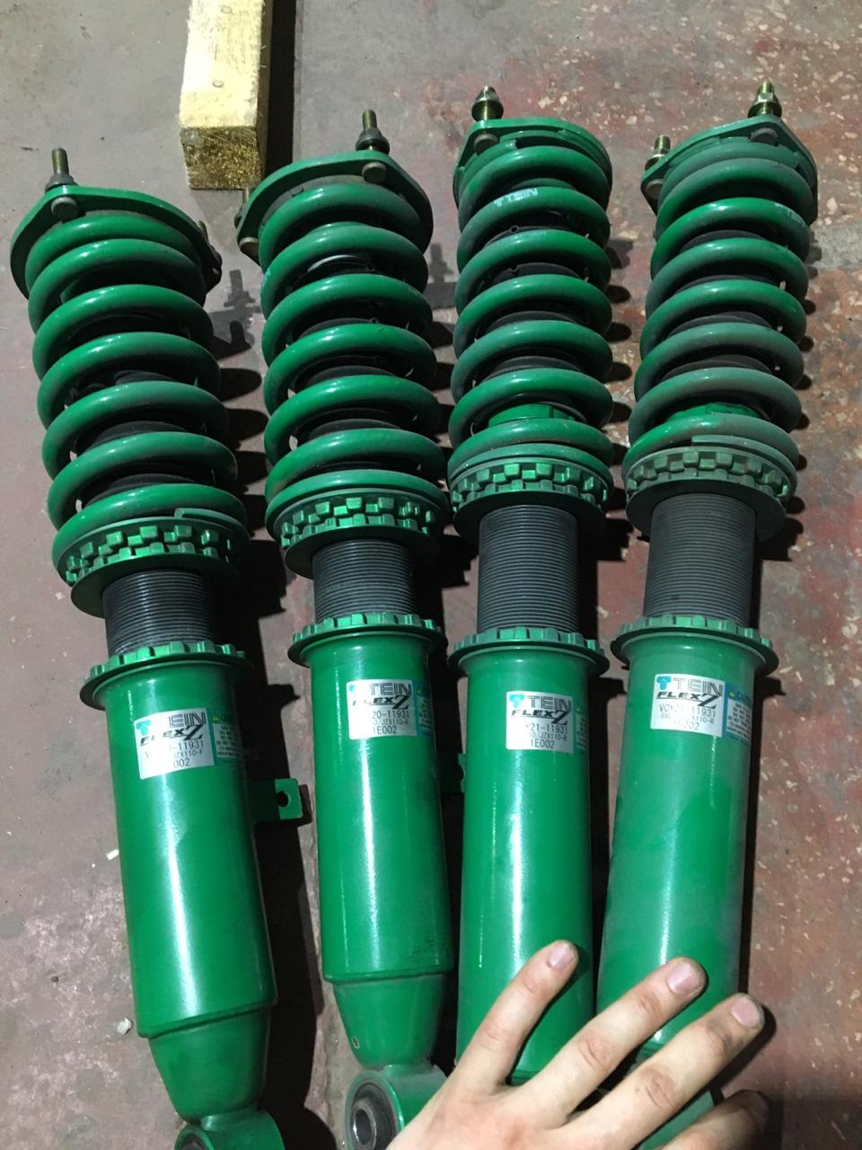 TEIN テイン JZX90 JZX100 チェイサー マークⅡ クレスタ TYPE FLEX フレックス フルタップ 車高調 サス ショック 一台分 D6T80-11931 TEIN テイン JZX100 JZX90 マーク2 チェイサー ネジ式 車高調 RA 1台分