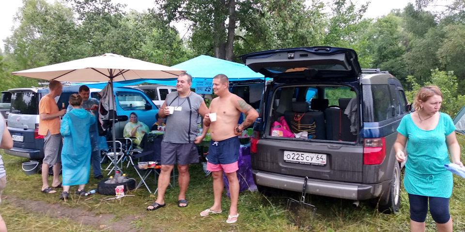 Хорошо пивко идет, да и дождь закончился! — Honda Element