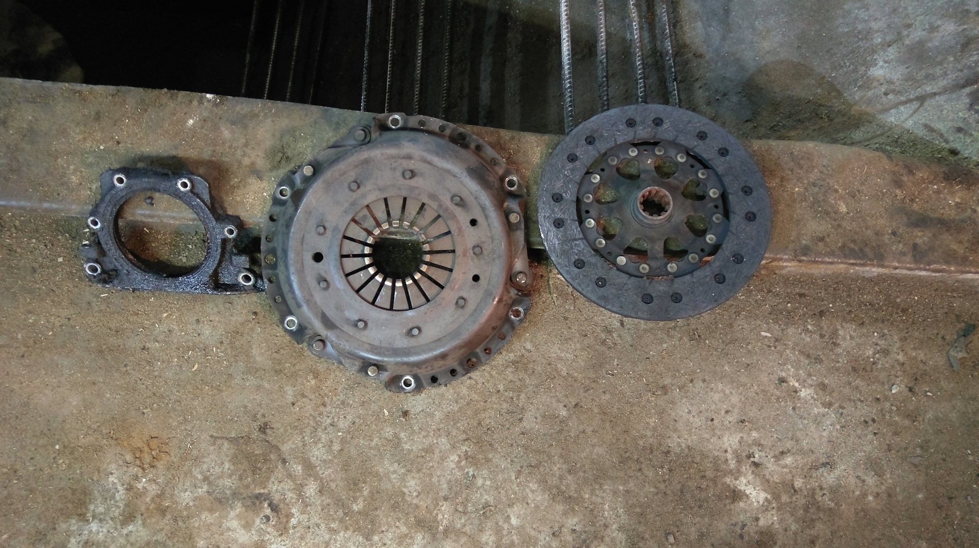 сцепление ушло. диск сцепления ауди 80 б3 1. зазор между выжимным подшипником и корзиной камаз 740. шум в сцеплении при выжиме мтз82i. система сцепления 2107.