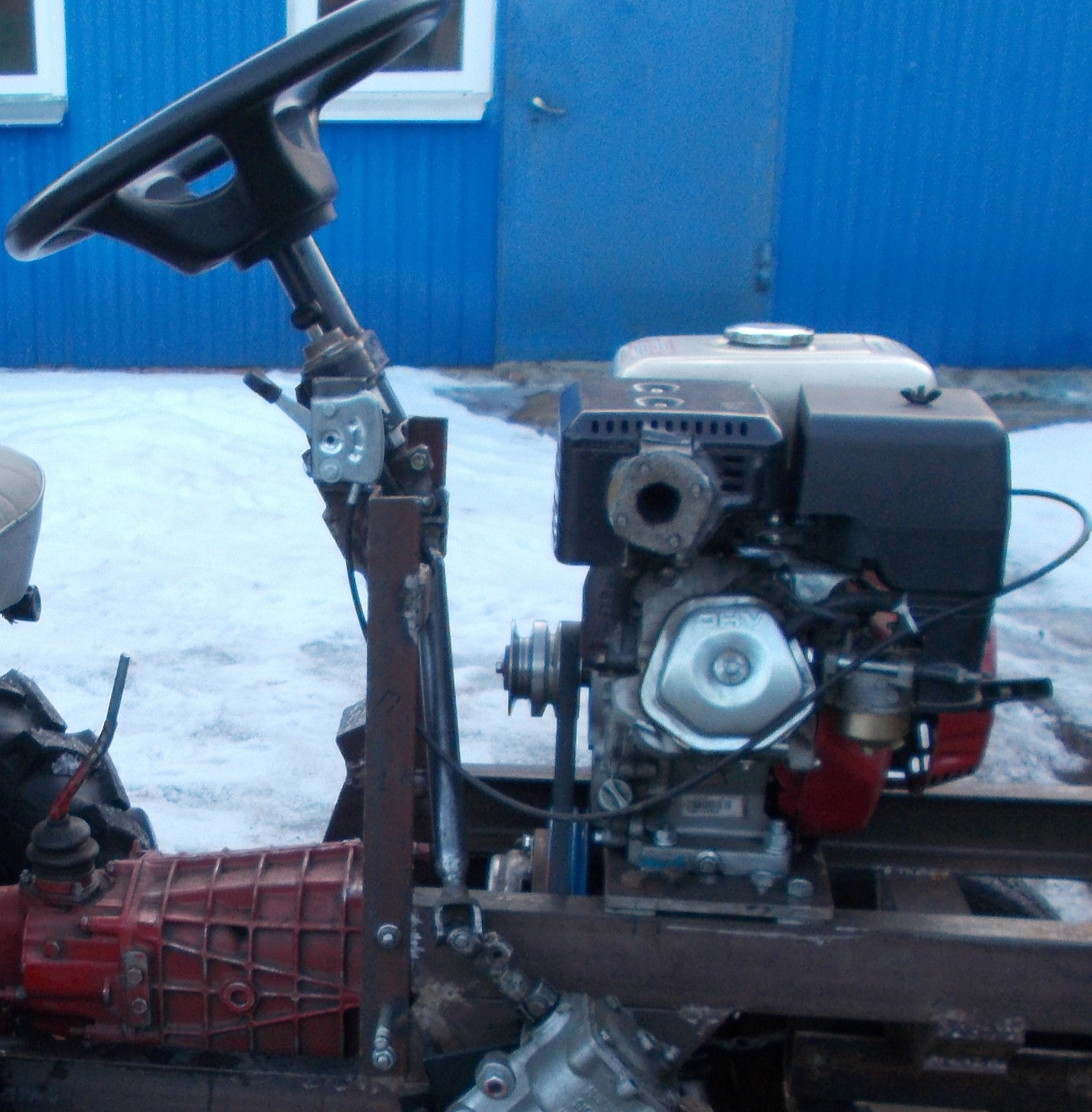 педали сцепления и раздельные тормоза — Минитрактор классика, 0,5 л ...