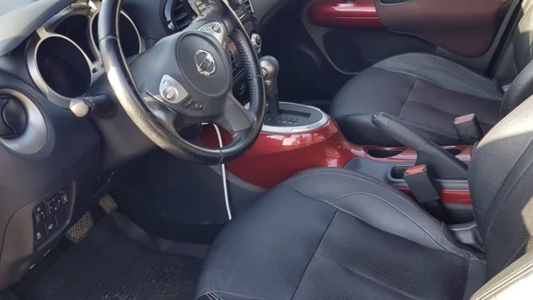 nissan juke black interior