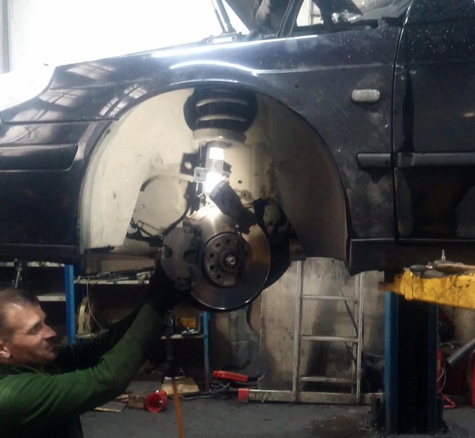 Макс за работой. Ему сегодня досталось. — Saab 9-5 (1G)