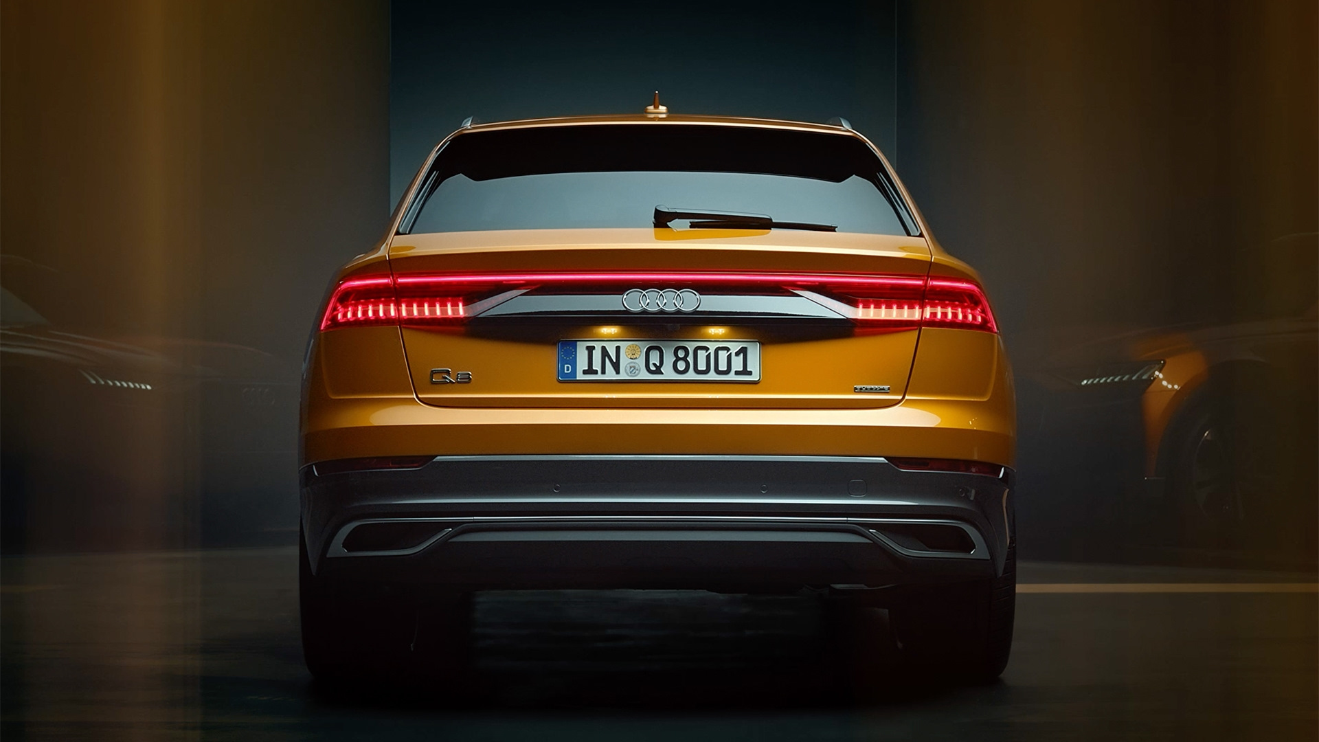 Фарах 8. Audi q8. Audi q8 зад. Audi q8 сзади. Audi q8 2012.