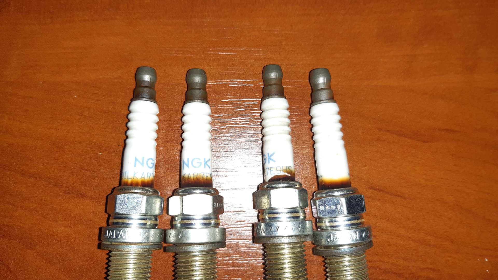 Nissan juke свечи. ниссан жук 1. 6 свеча зажигания. свечи зажигания nissan juke. 22401-1kt1b.