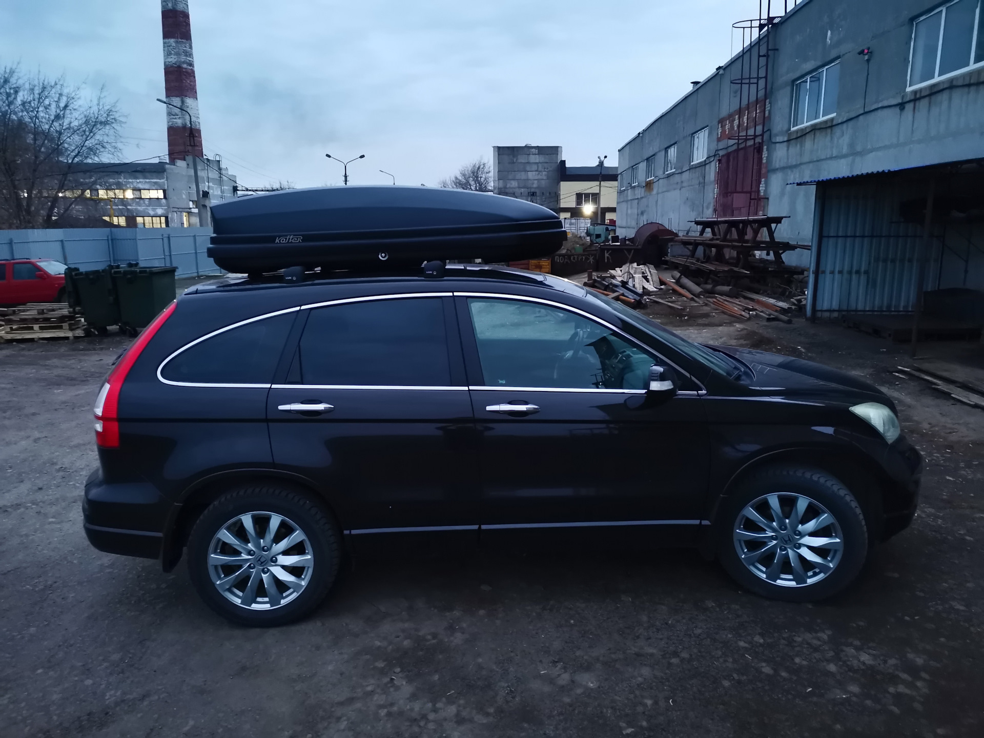 Рейлинги хонда срв 3. Багажный бокс Honda CRV-3 2012. Рейлинги на крышу Honda CR-V 2006-2012. Автобокс на крышу Honda CR-V 4. Koffer a480 Subaru Outback.