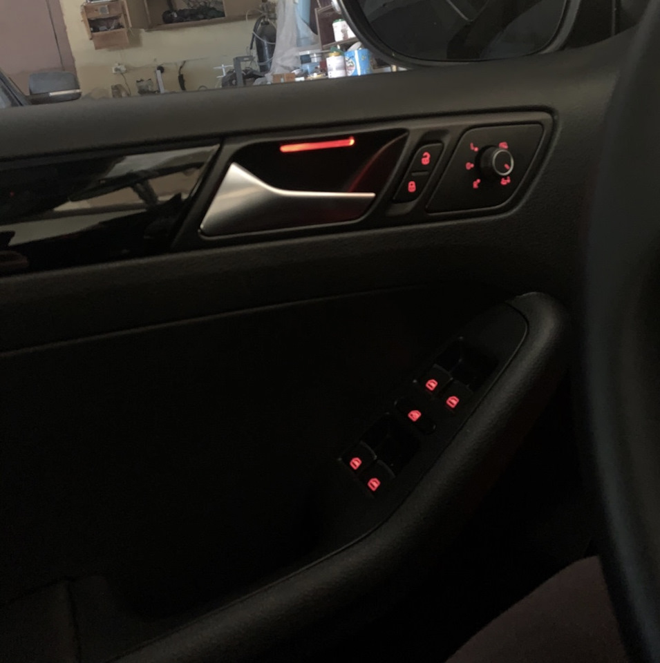 Подсветка внутренних ручек VW на Volkswagen Jetta V, Volkswagen Jetta ...