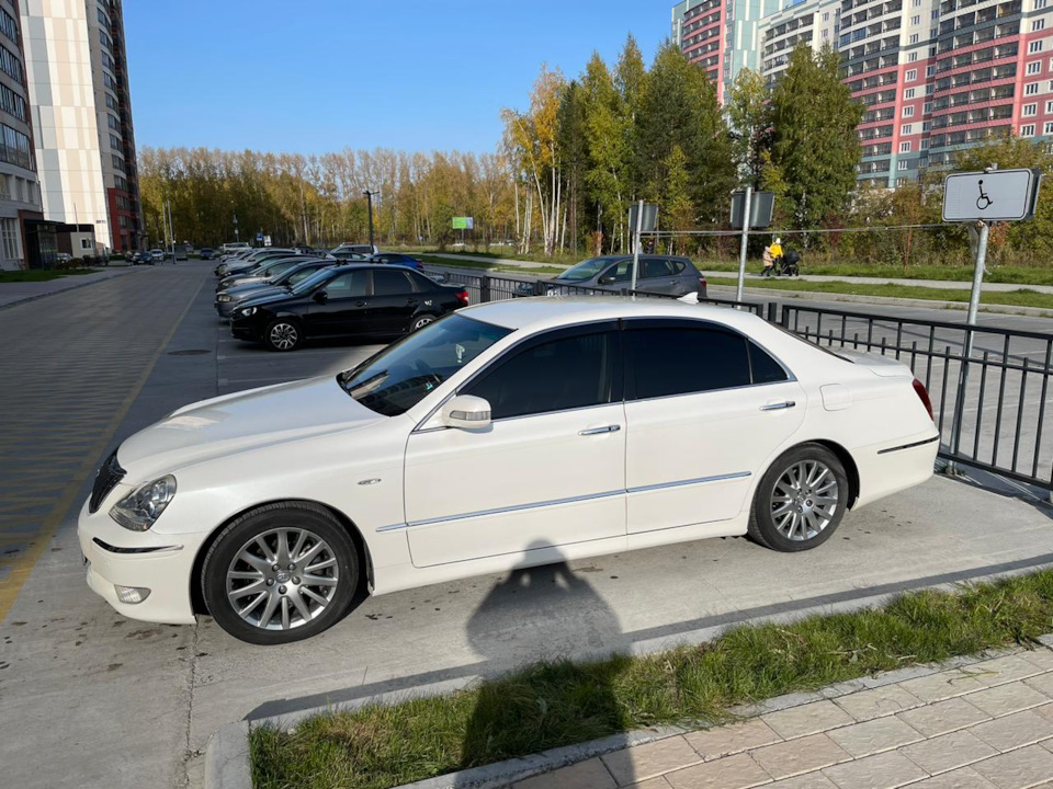 Плавник от urs206 — Toyota Crown Majesta (S180), 9,9 л, 2023 года ...