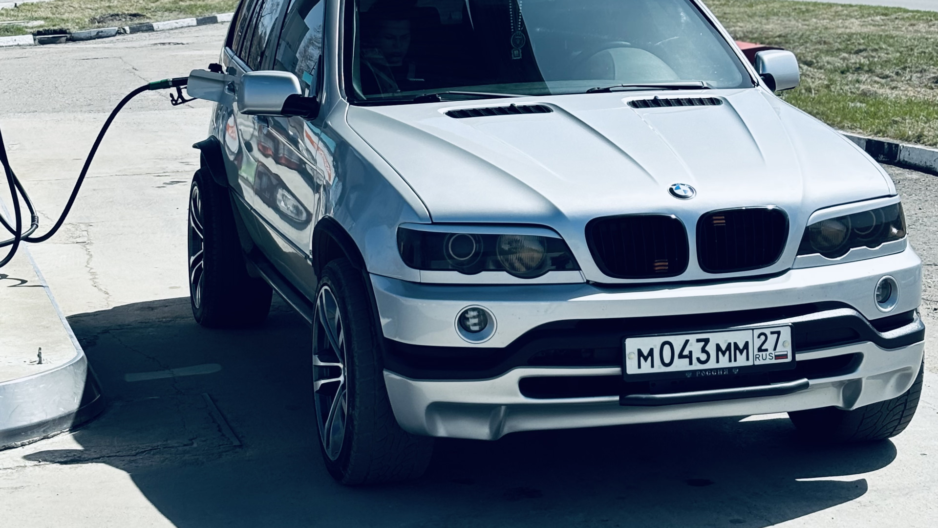 BMW X5 (E53) 3.0 бензиновый 2002 | Бандит из 2000х на DRIVE2