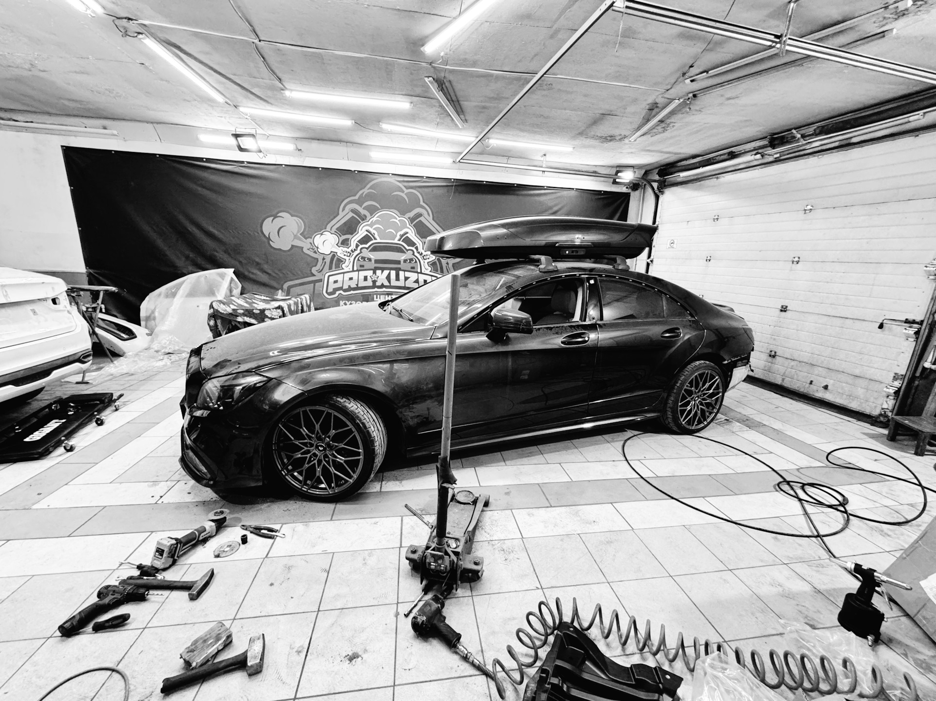 Обвесы AMG пришли, покрашены и частично установлены. — Mercedes-Benz ...