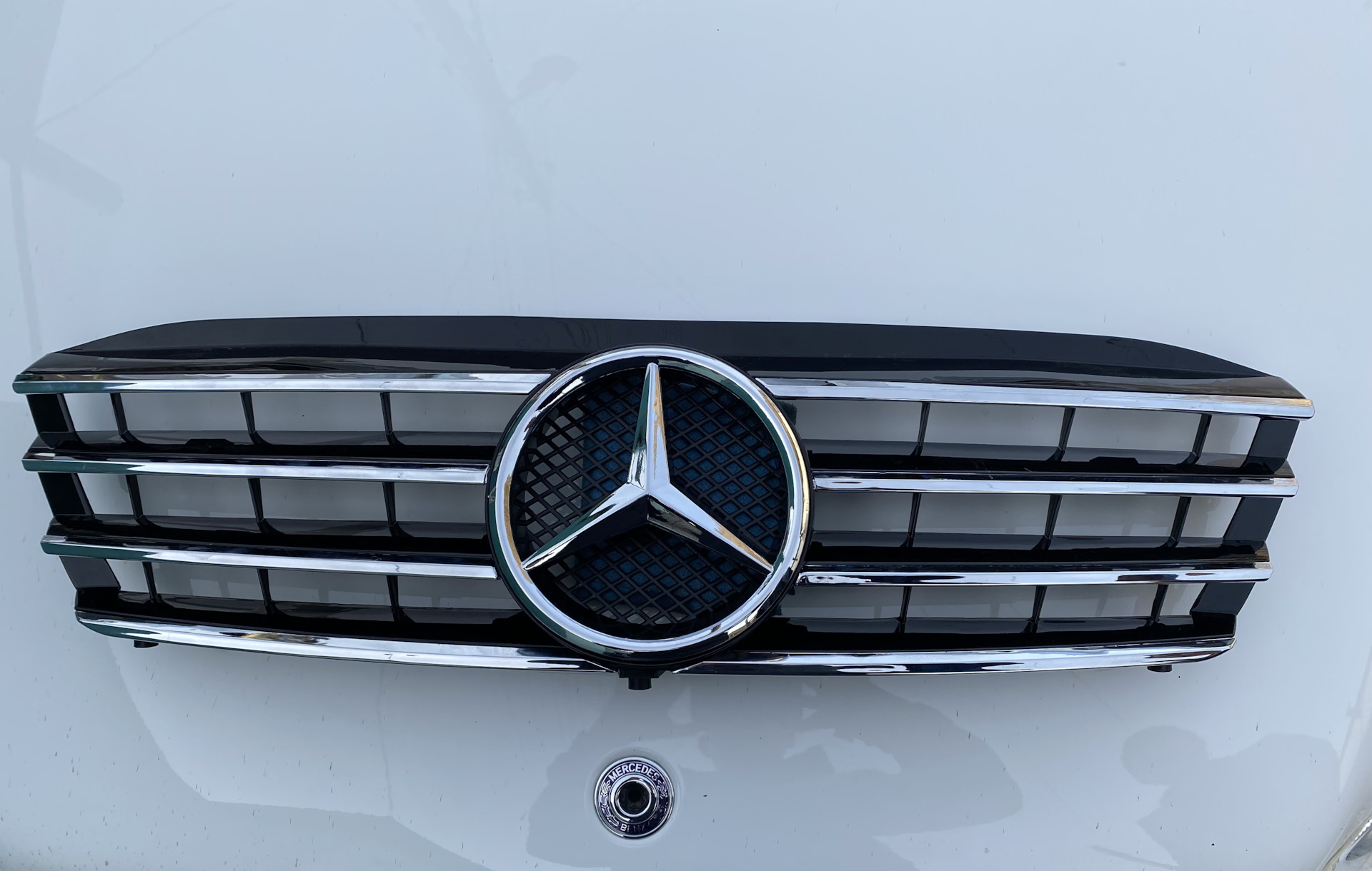 Решетка со знаком Mersedes — Mercedes-Benz C-class (W203), 1,8 л, 2005 ...