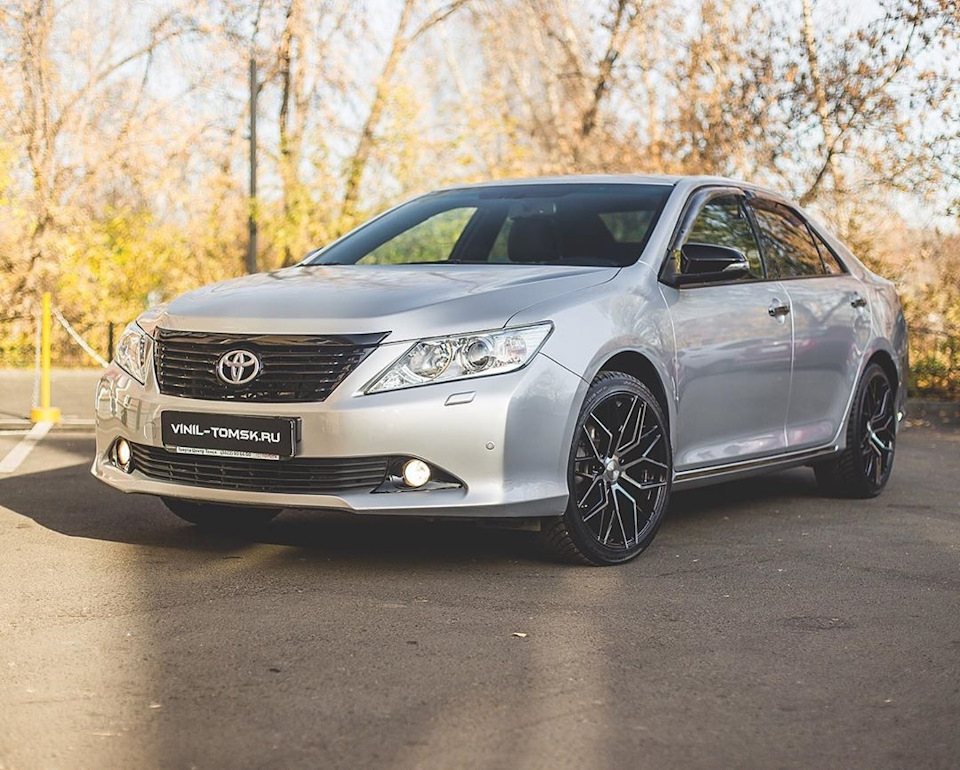 Поставь камри. Toyota Camry xv50. Toyota Camry xv50 Vossen. Toyota Camry 50. Toyota Camry xv50 диски.