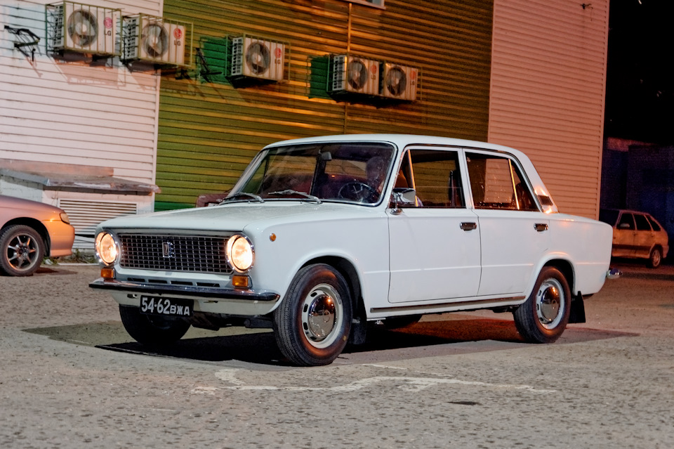 Lada 21011