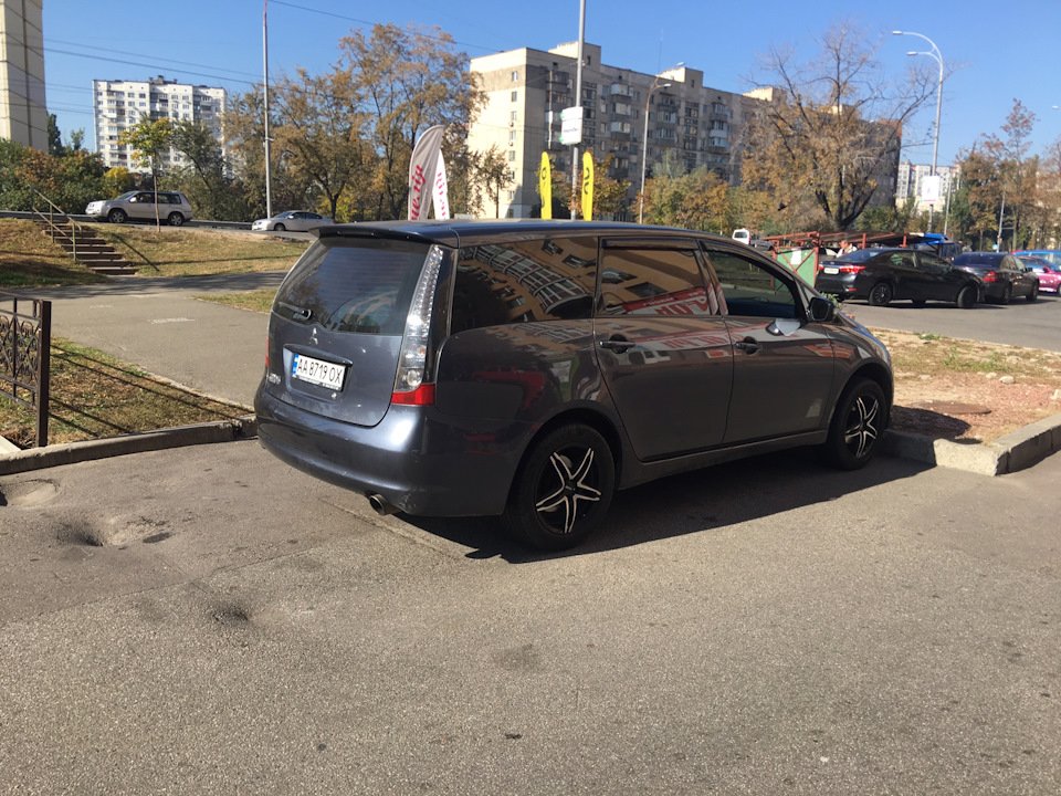 Красим бампер и дворники. Косяки — досвидание) — Mitsubishi Grandis, 2 ...