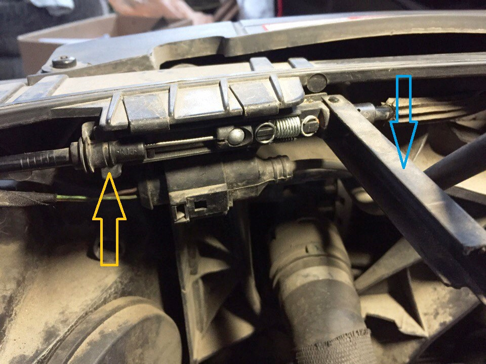 Порвался тросик капота ауди а4 б6