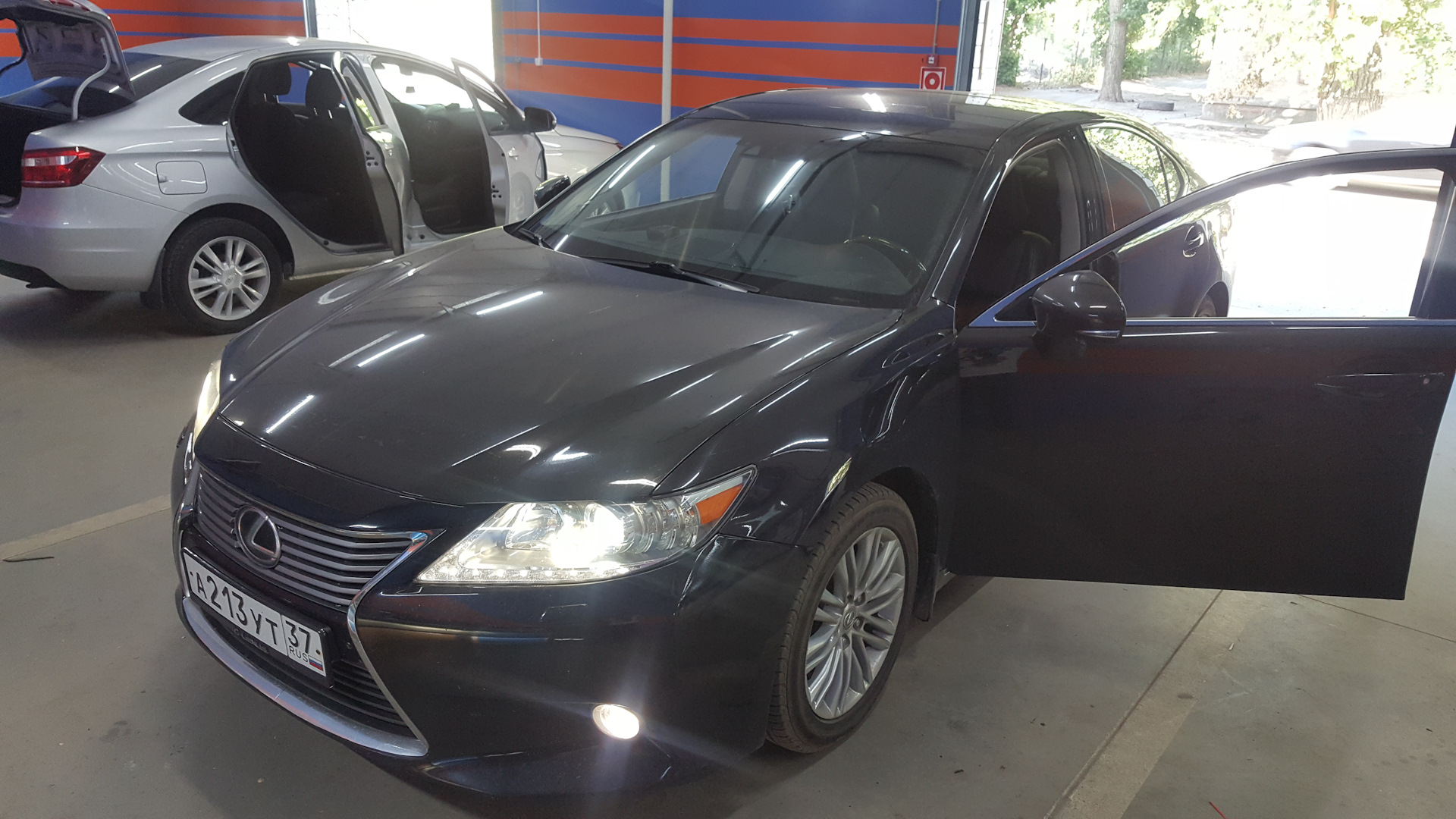 Стекла лексус. Lexus es 250 2013 лобовое стекло. Lexus es Tinted Glass.