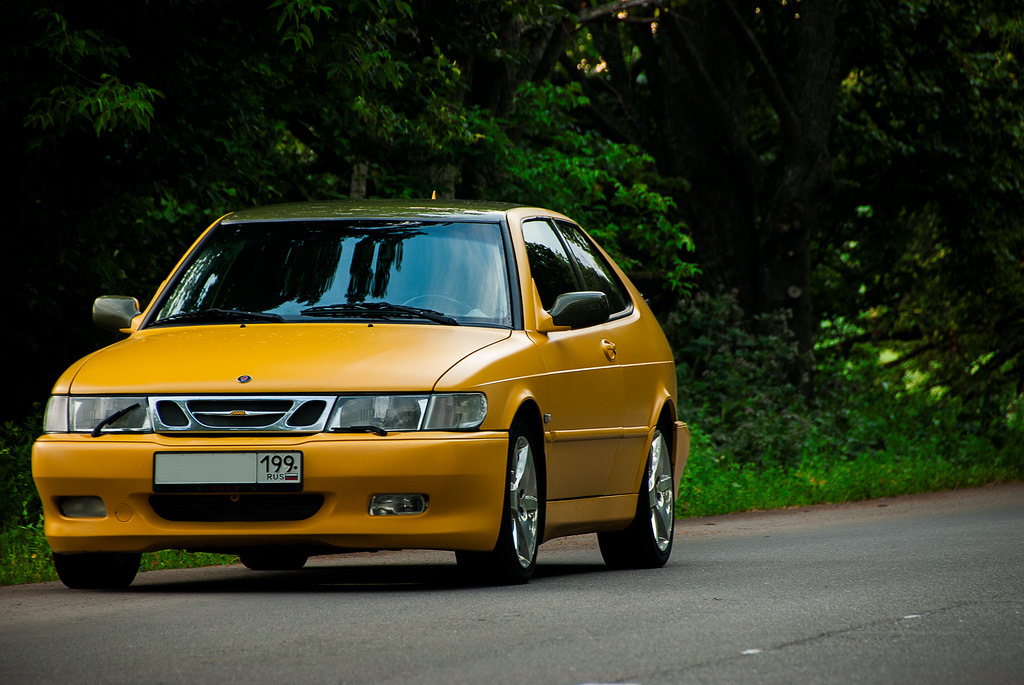 0 желт. Сааб 900 желтый. Saab 900 в желтом. Сааб 9000 желтый. Сааб 9-3 желтый.