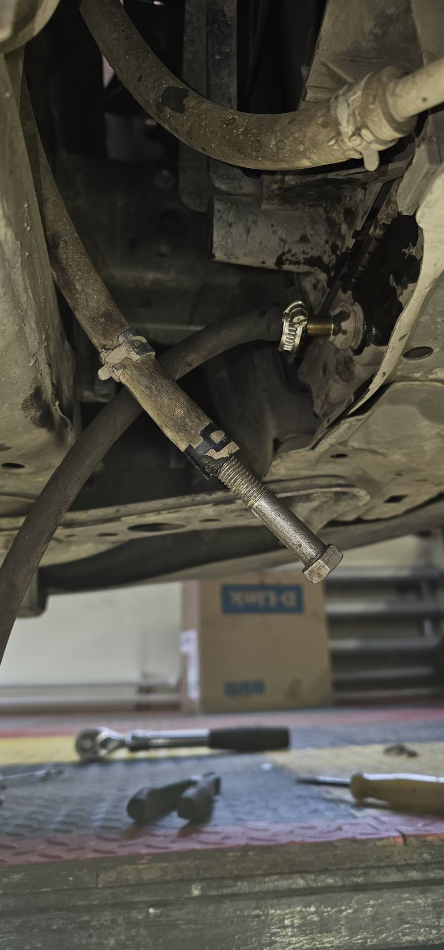 Замена масла в коробке Камри — Toyota Camry (XV40), 2,4 л, 2011 года ...