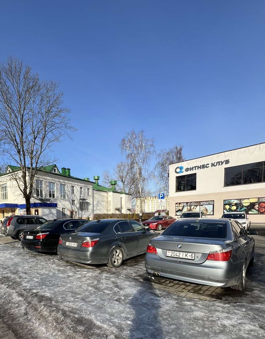 Снятие тонера, замена задних пружин и заднего стекла — BMW 5 series ...