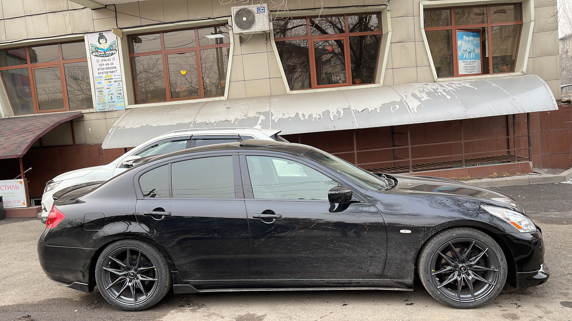 Заниженные пружины Triple S, диски R19 — Infiniti G37, 3,7 л, 2010 года |  тюнинг | DRIVE2