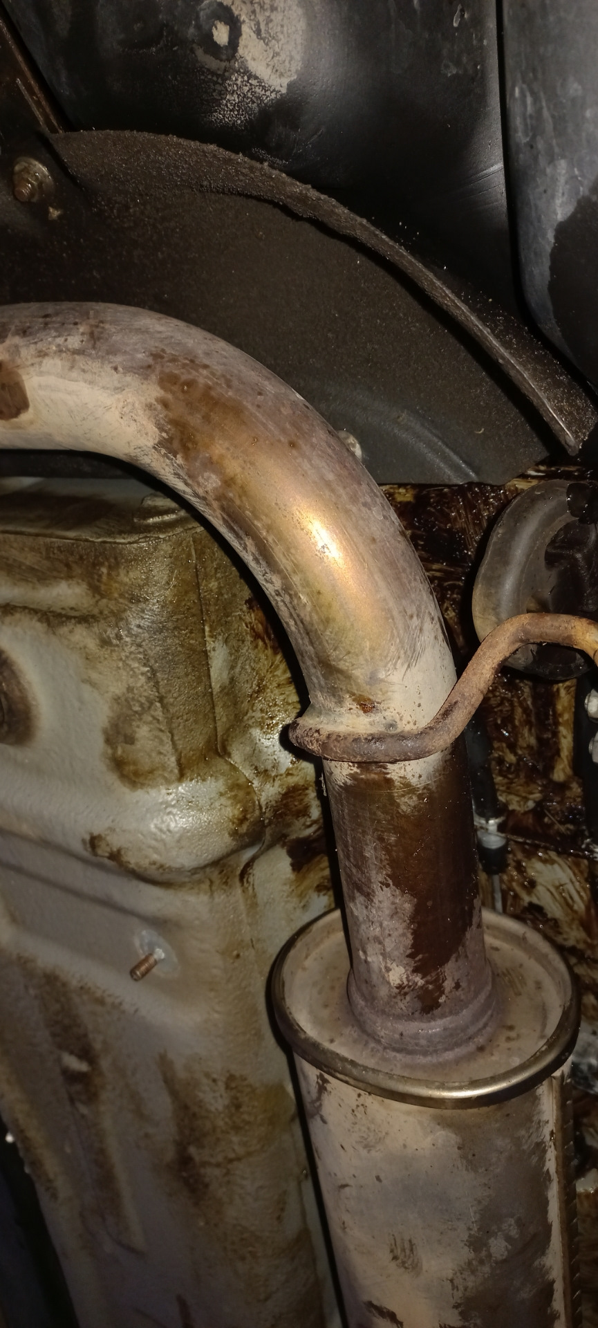 Обработка пушсалом под экранами и подтяжка ручника — Lada Гранта (2G ...