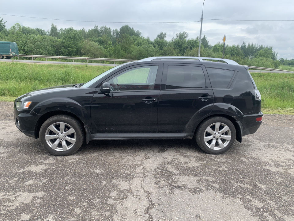 Заменил задние пружины. — Mitsubishi Outlander XL, 2,4 л, 2010 года ...