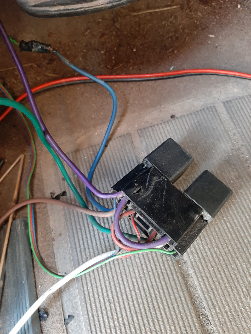 наука о контактах, фары, замки, стеклоподъемники — Land Rover Discovery ...