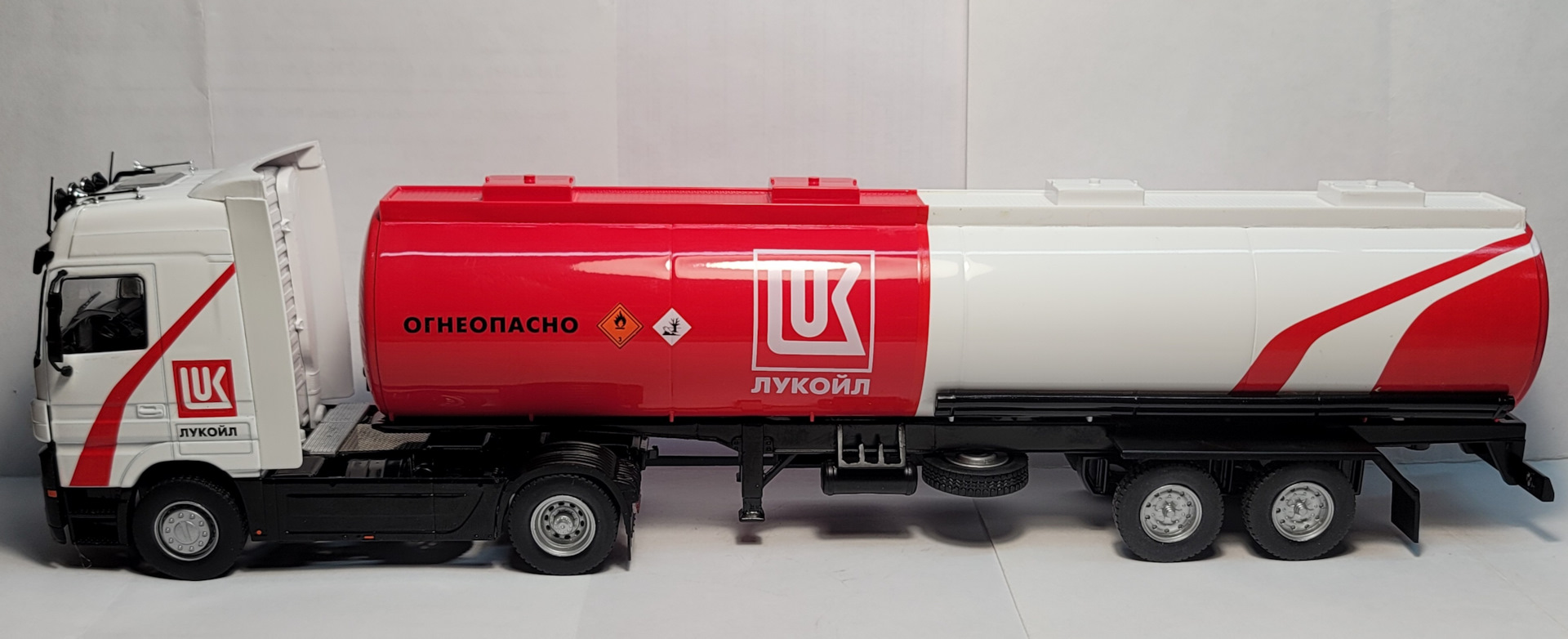 Бензовоз Лукойл Mercedes Actros.1:43 — Сообщество «Масштабные Модели ...