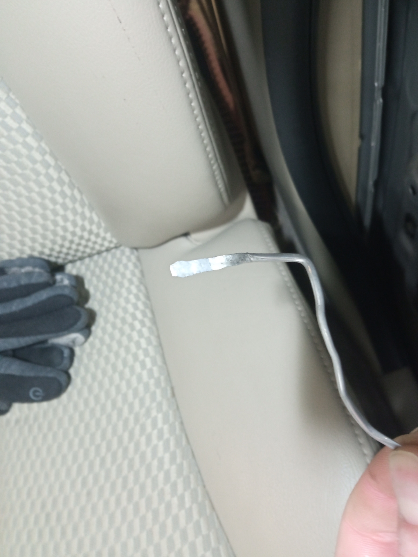 Заклинил замок передней левой двери — Nissan Tiida (1G), 1,5 л, 2010 ...
