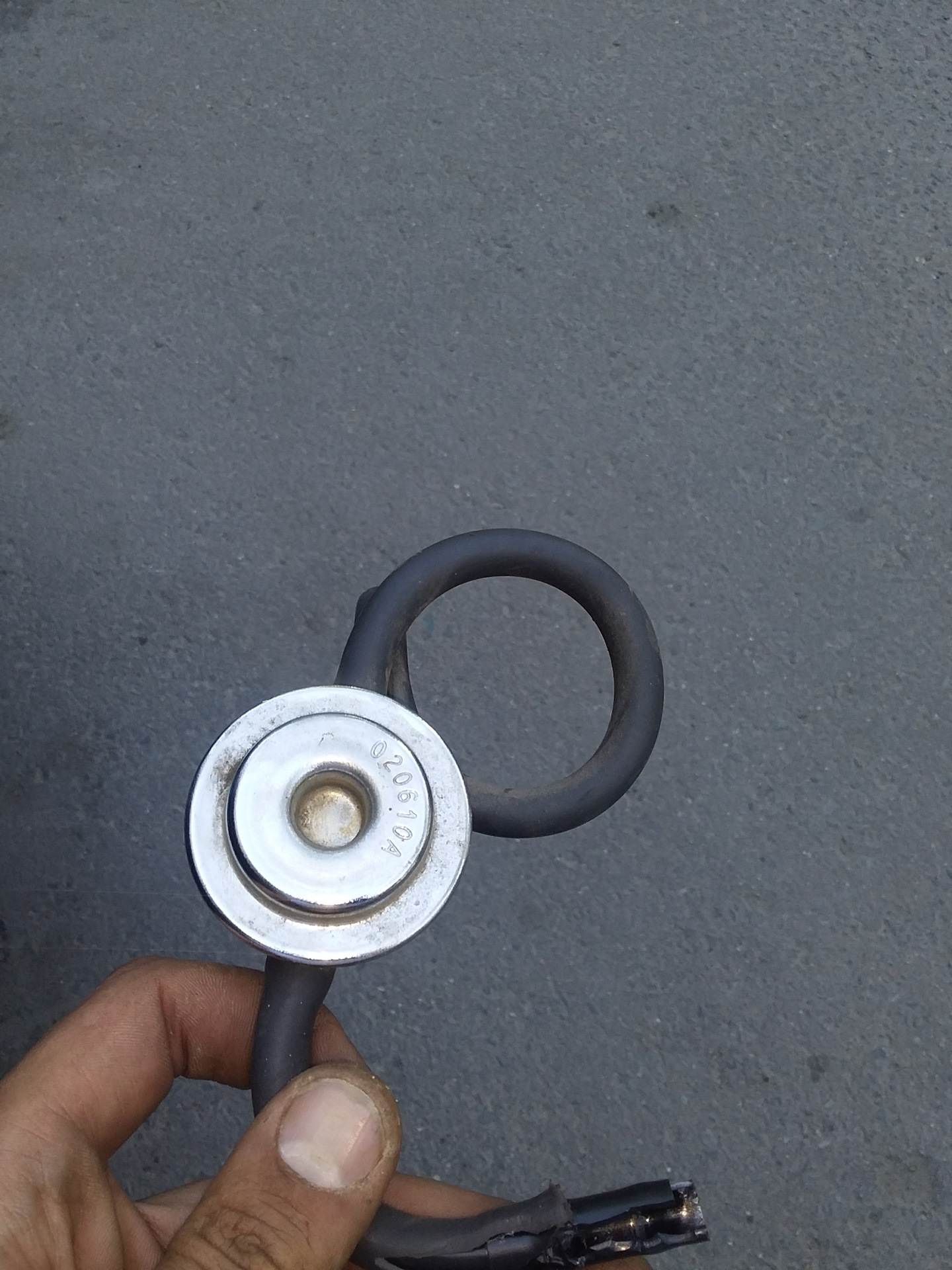 Обратный топливный клапан форд фокус. Обратный клапан бензонасоса форд фокус 1. Обратный клапан топливной системы форд фокус 1. Обратный клапан форд фокус 1. 8 дизель.